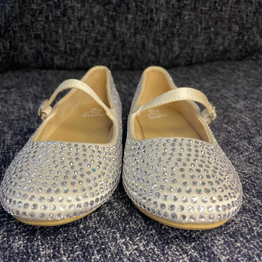 NWOT art class Silver Rhinestone Mary Janes